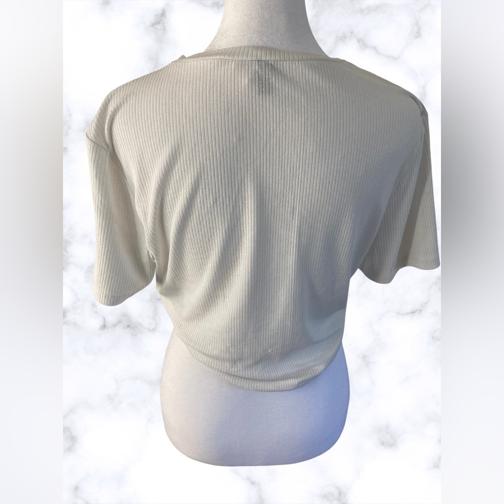 White Top - Picture 2 of 3